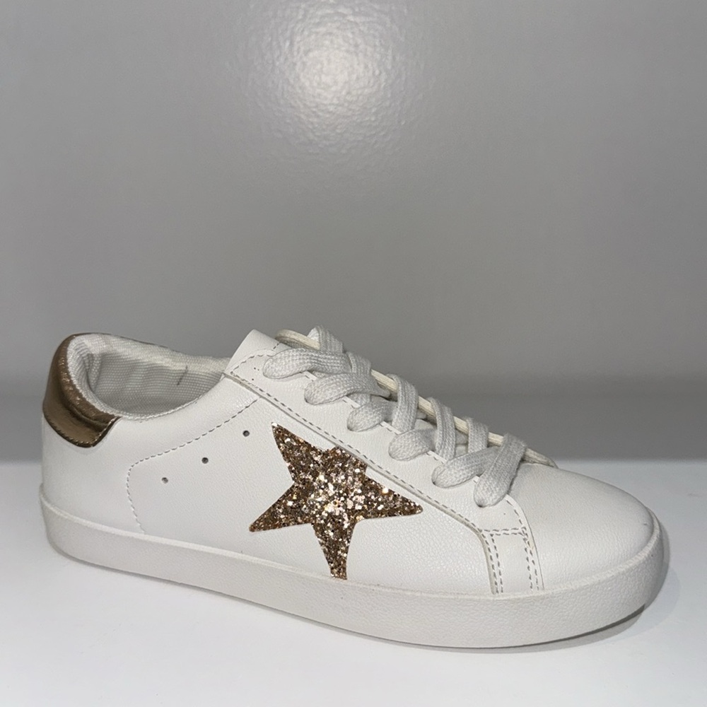 Women's Fashion Star Sneaker Lace Up Low Top Comfortable Cushioned Walking Shoes